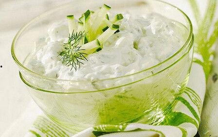 睡觉吃瓜喝酸奶,睡觉吃瓜喝酸奶的惬意体验  第1张